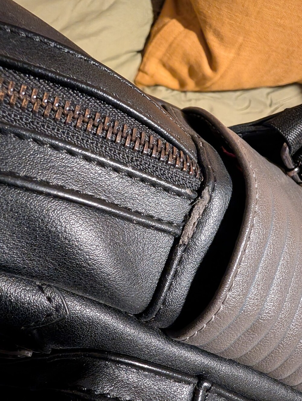 Used Star wars Kylo Ren Loungefly Bag - Picture 8 of 16